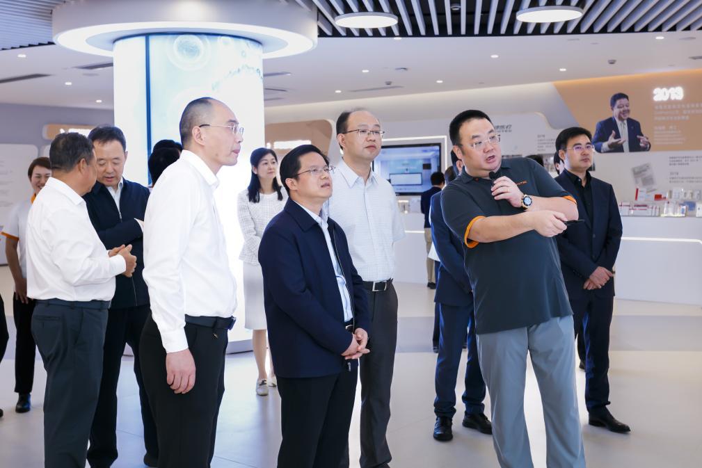 国家药监局副局长雷平一行调研尊龙凯时医疗